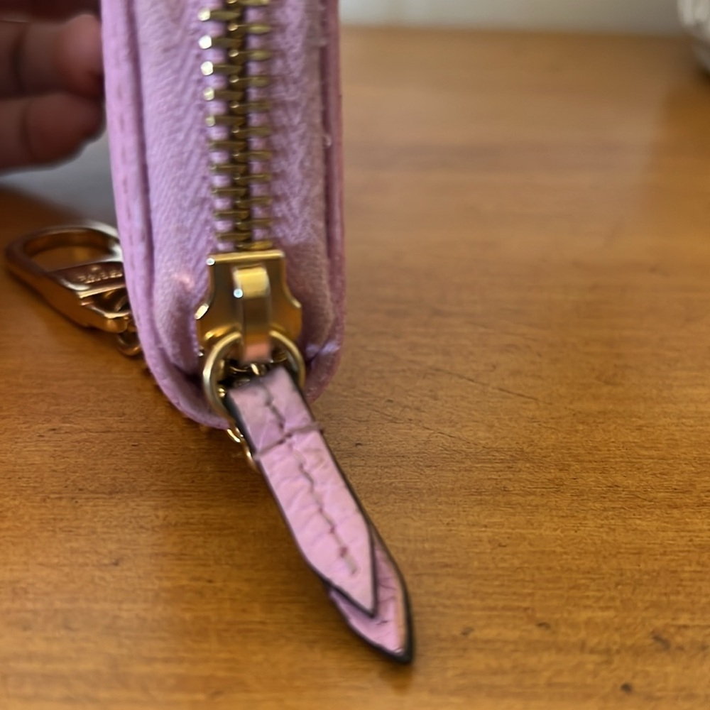 EUC “Limited Edition" Gucci Pink Marmont Bosco Dog Key Zip Around Coin Purse - Picture 9 of 13